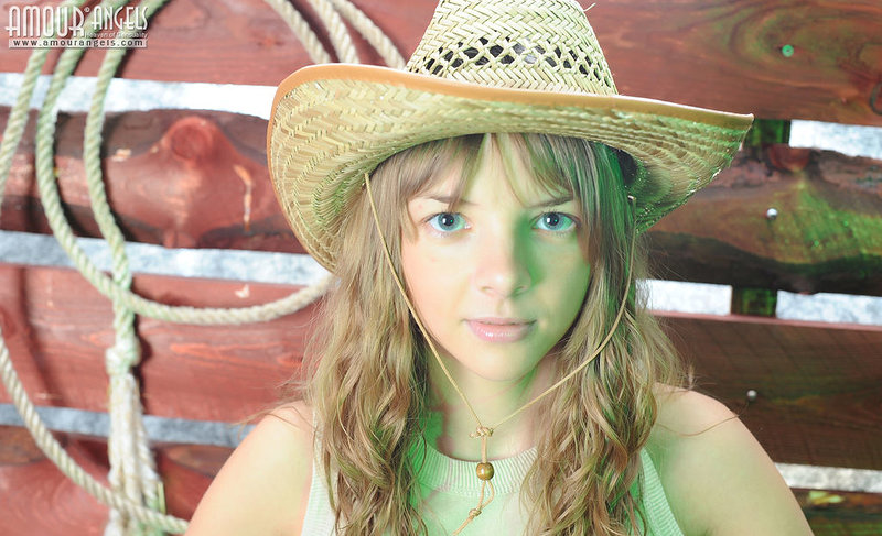 Варвара, 24 года, 6 размер груди